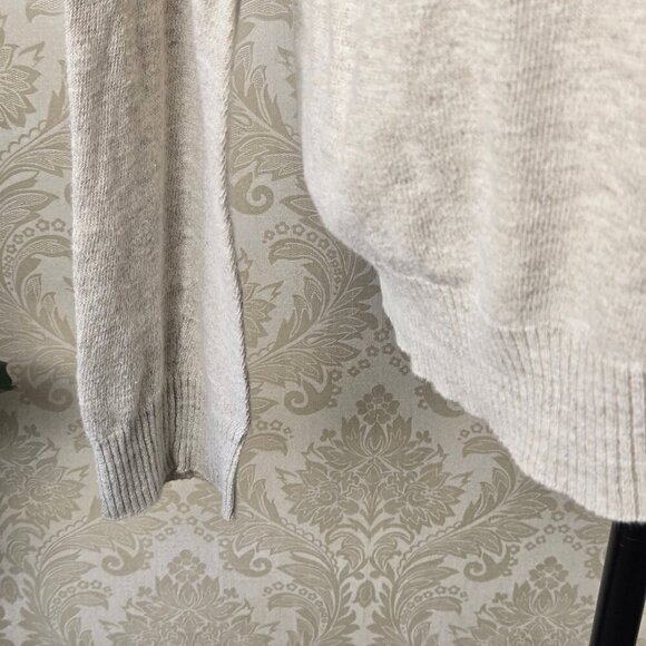 Barneys New York Co-op Size Large Cream Colored Linen/Cotton Blend Sweater Vneck - Picture 5 of 11